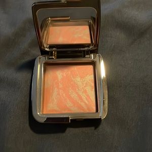 HOURGLASS BLUSH